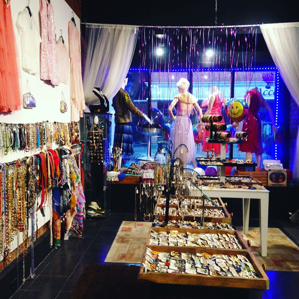 Vintagesoulgeek | 279 King St E, Hamilton, ON L8N 1B9, Canada | Phone: (905) 518-1733