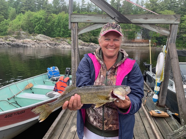 Stinkys Fishing Charter | 308 Johnson St, Barrie, ON L4M 7A3, Canada | Phone: (416) 838-0898