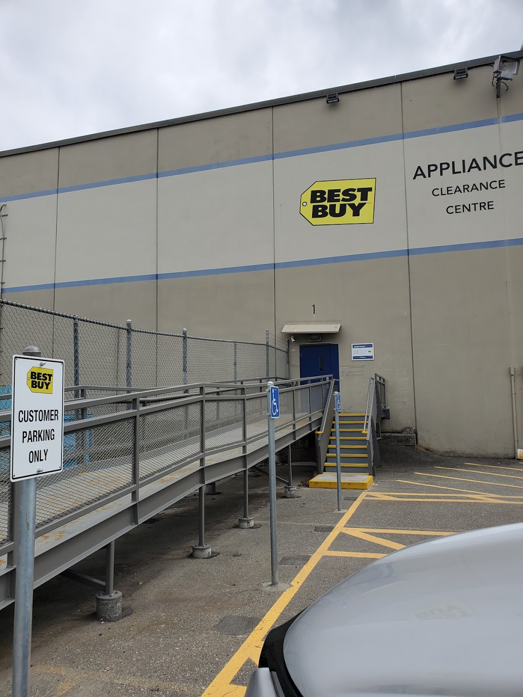 Best Buy Distribution Centre | 19890 92a Ave, Langley City, BC V1M 3A9, Canada | Phone: (604) 419-5500