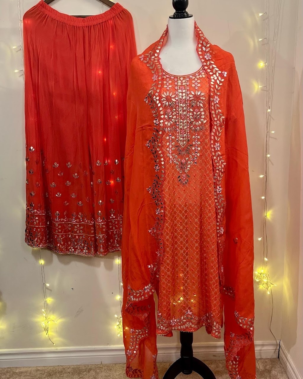 Guntaz Silk Store | 16 Quillberry Cl, Brampton, ON L7A 4N8, Canada | Phone: (647) 835-3000