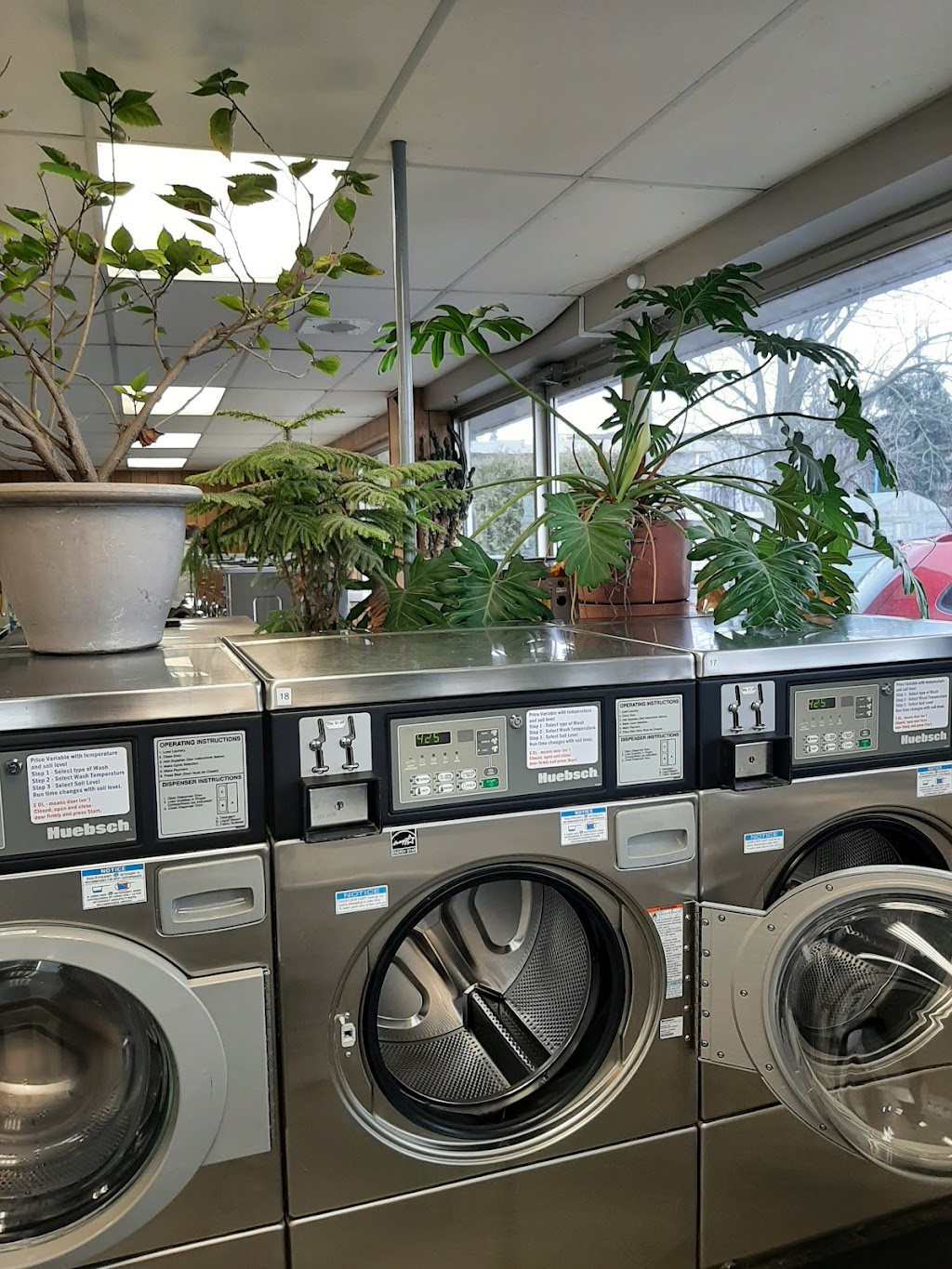 Sunshine Laundromat | 575 Market St, Port Elgin, ON N0H 2C0, Canada | Phone: (519) 386-6763