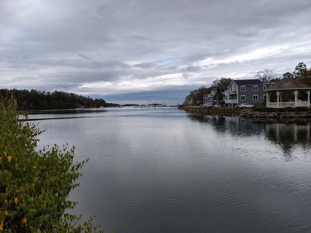 Irving Oil | 33 Edgewater St, Mahone Bay, NS B0J 2E0, Canada | Phone: (902) 624-6311