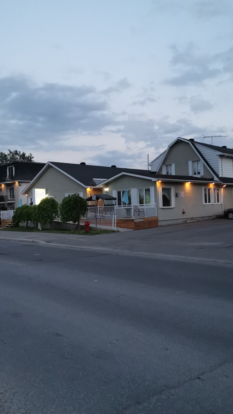 Residence Montee Sanche | 321 Mnt Sanche, Boisbriand, QC J7G 2E4, Canada | Phone: (450) 430-6013