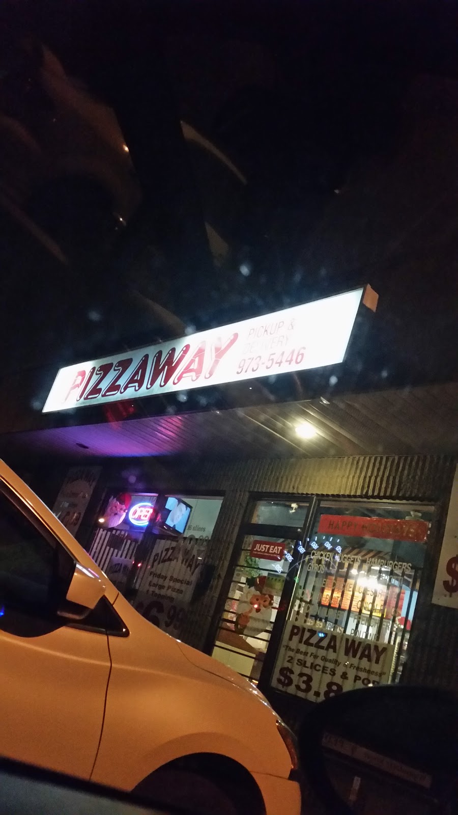 Pizzaway | 1715 Wyandotte St W, Windsor, ON N9B 1J2, Canada | Phone: (519) 973-5446