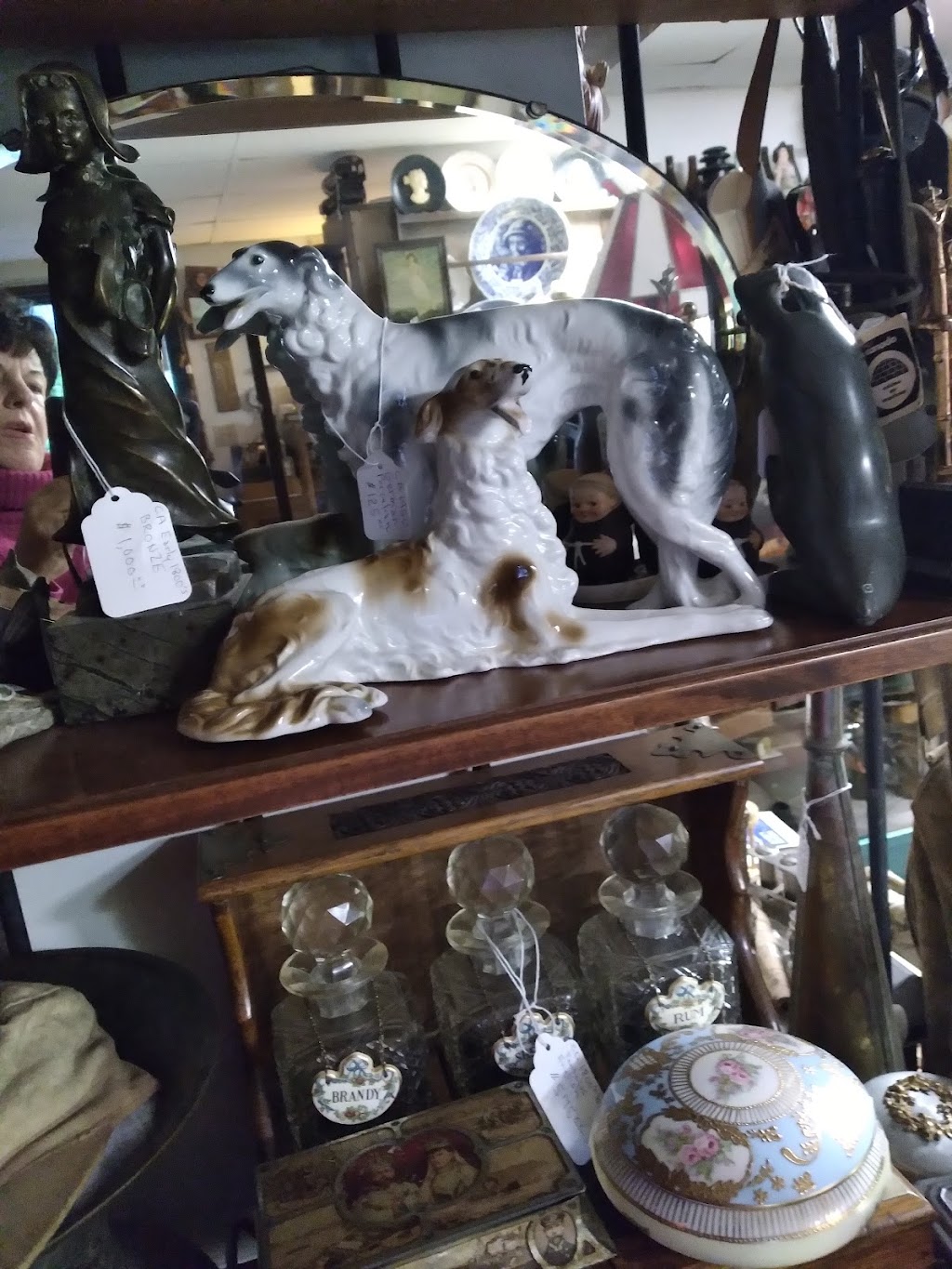 Black creek antiques and collectibles | 2357 Catherwood Rd, Black Creek, BC V9J 1J3, Canada | Phone: (250) 337-8403