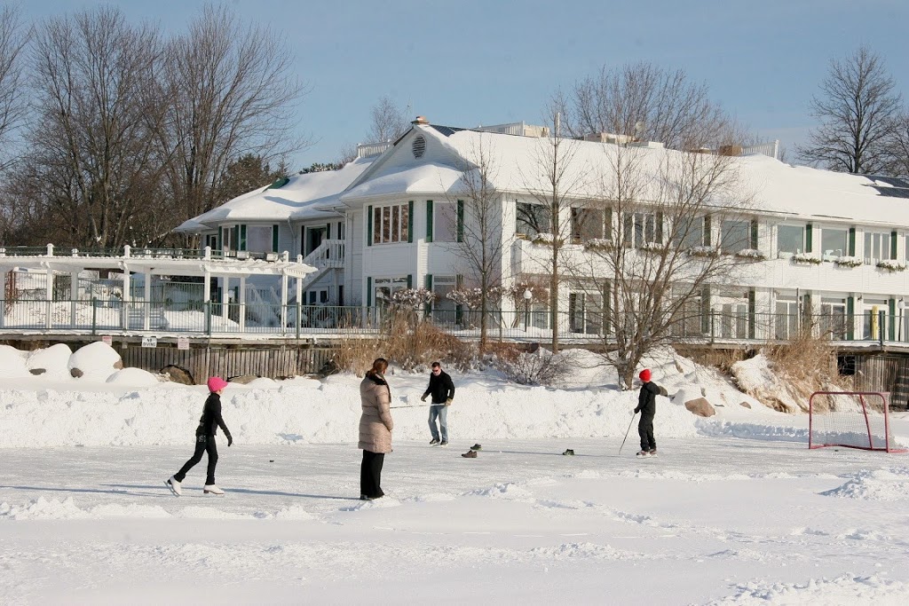 Elmhirsts Resort | 1045 Settlers Line, Keene, ON K0L 2G0, Canada | Phone: (705) 295-4591