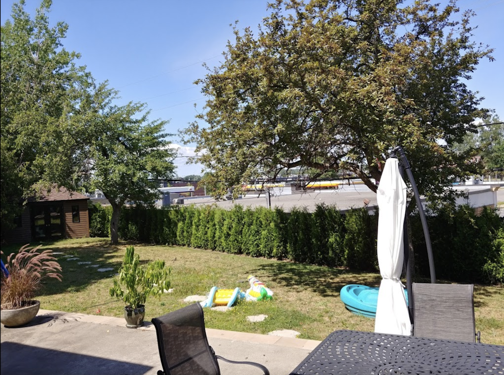 G D Beaux Cedres | 31 Chemin du Lac N, Sainte-Mélanie, QC J0K 3A0, Canada | Phone: (450) 889-8679