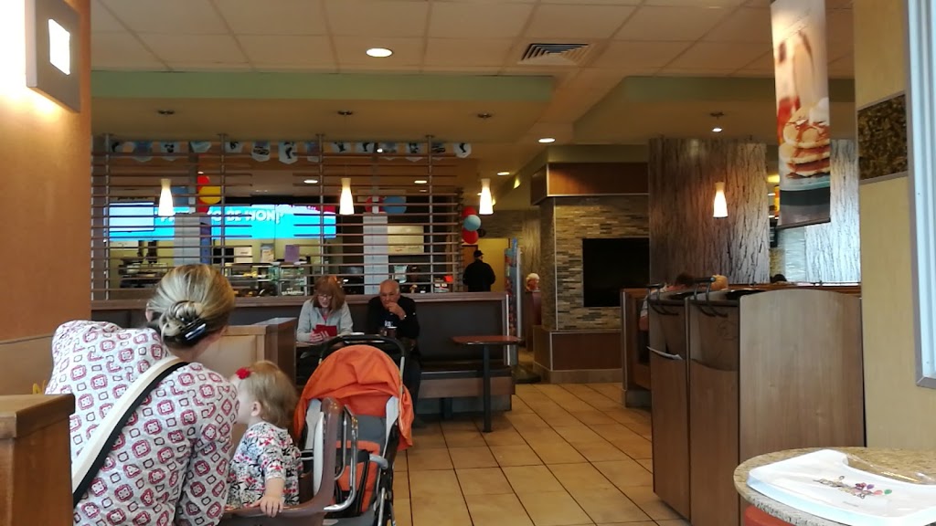McDonalds | 446 Bayfield St, Barrie, ON L4M 5A2, Canada | Phone: (705) 726-2123