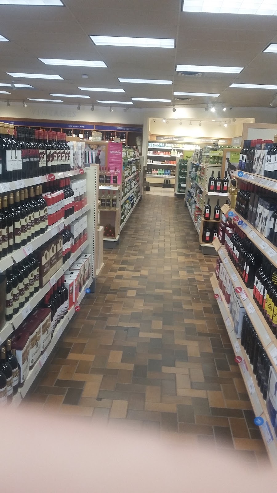 LCBO 1077 North Service Road Applewood Village Plaza, Mississauga, ON