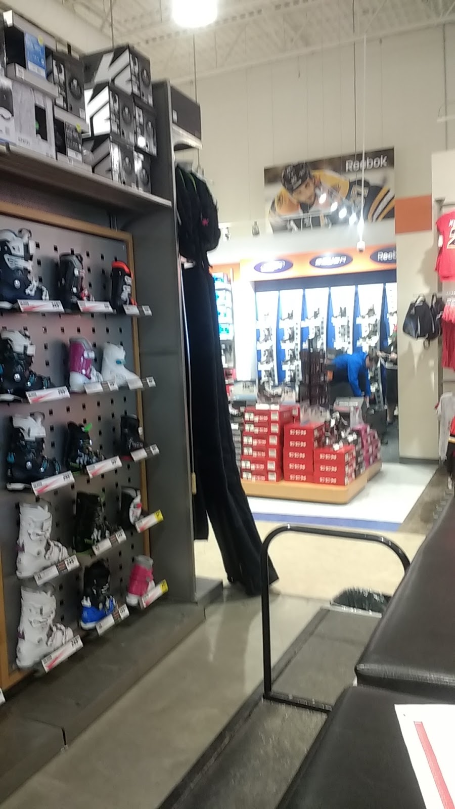 Sport Chek Beacon Hill | 11626 Sarcee Trail NW Unit #D7, Calgary, AB T3R 0A1, Canada | Phone: (403) 516-3218