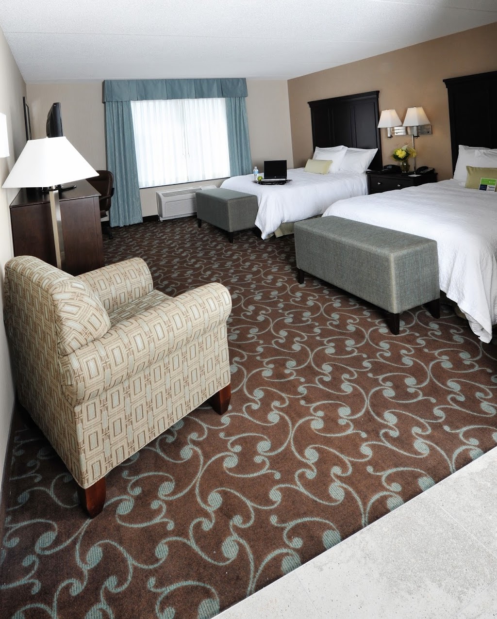 Hampton Inn & Suites by Hilton Brantford, Ontario | 20 Fen Ridge Ct, Brantford, ON N3V 1G2, Canada | Phone: (519) 720-0084