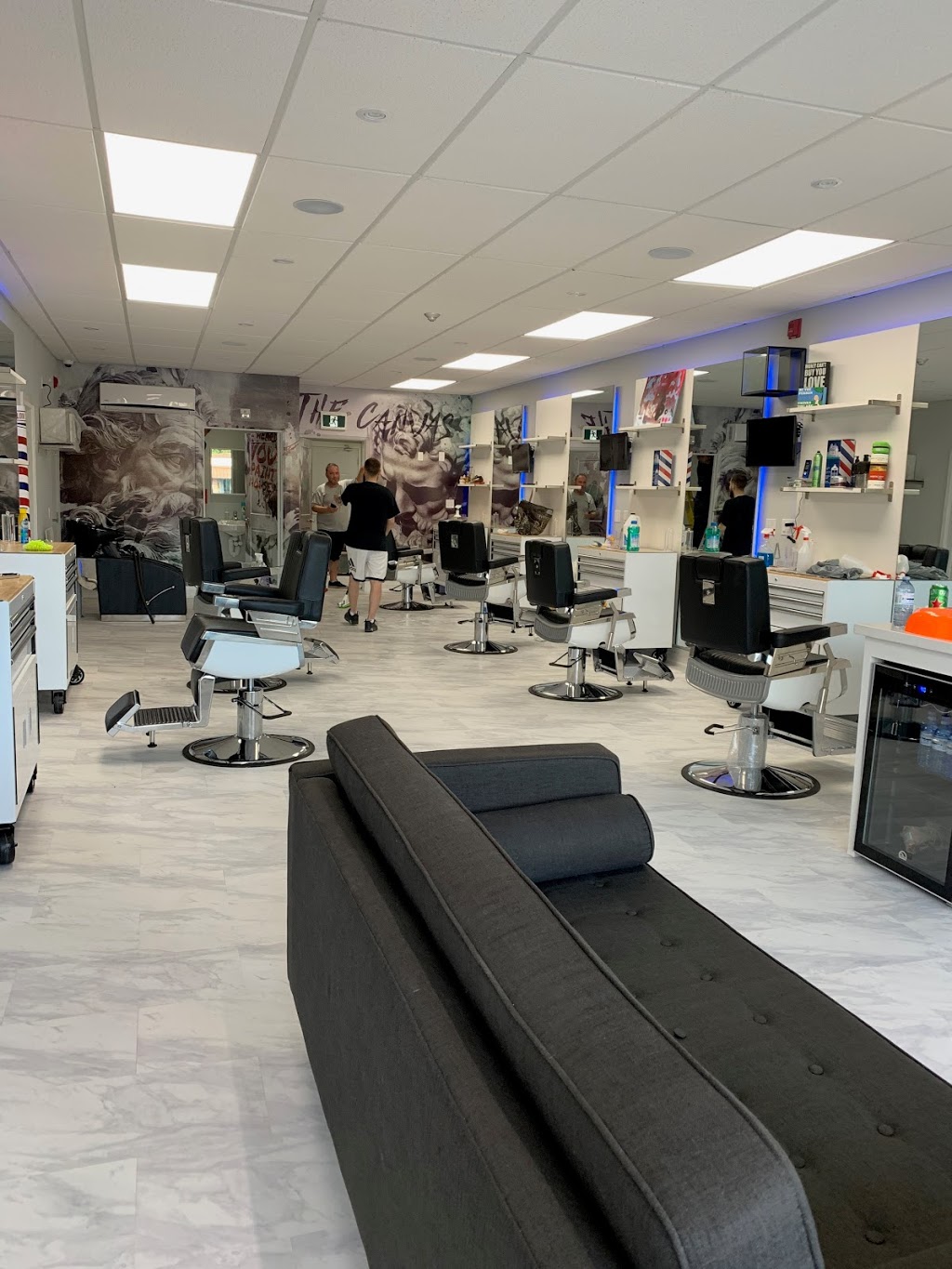 The Canvas Barbershop Aurora | 14810 Yonge St, Aurora, ON L4G 1N3, Canada | Phone: (905) 713-0303