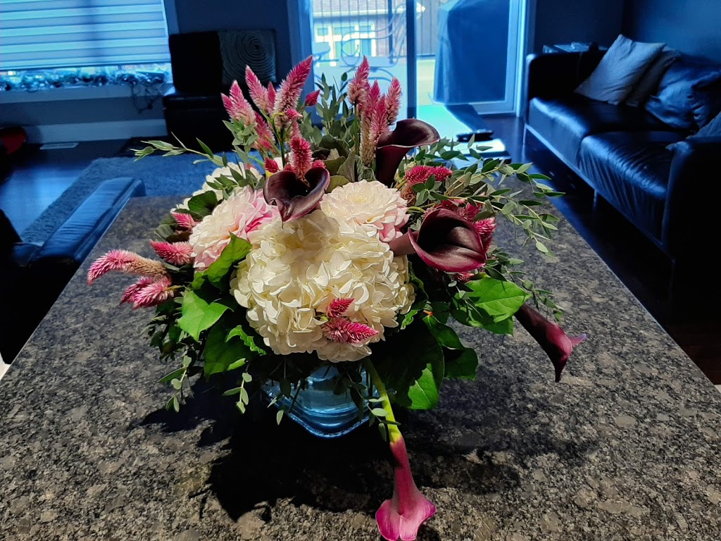 Julia Flowers | 385 Frederick St, Kitchener, ON N2H 2P2, Canada | Phone: (519) 603-2144