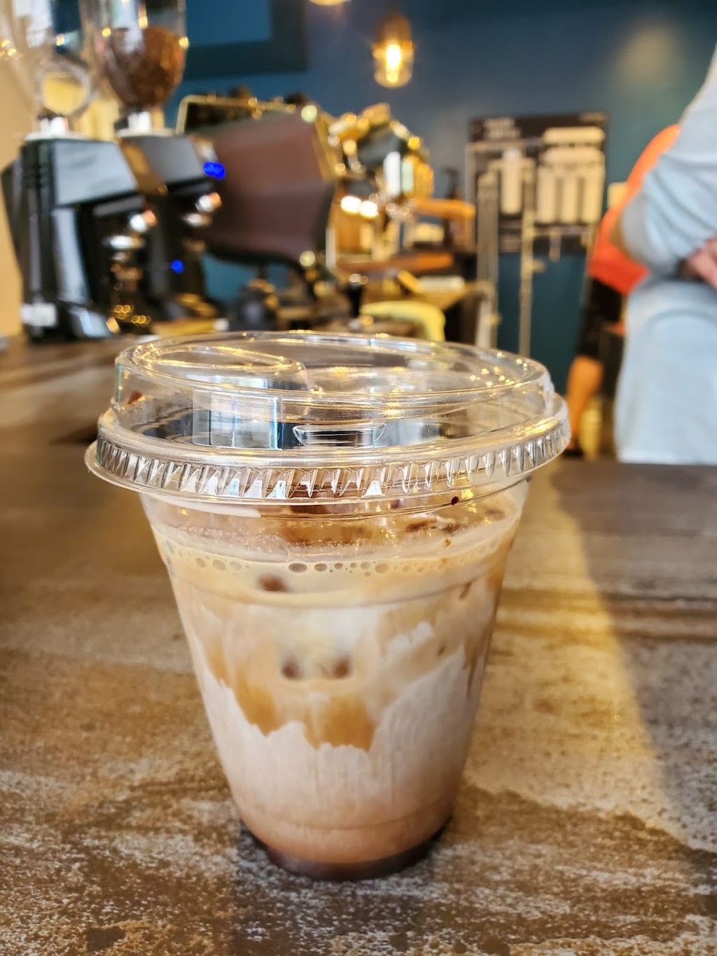 Café Navire | 1273 Av. Van Horne, Montréal, QC H2V 1K5, Canada | Phone: (514) 495-9734