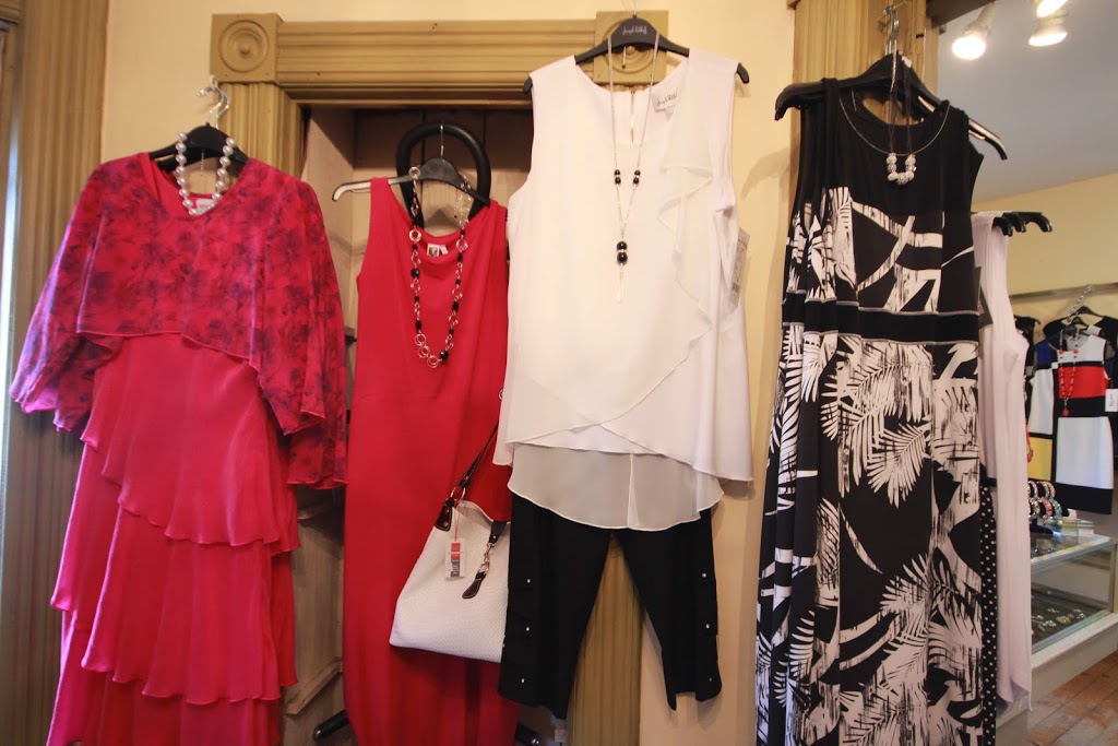 Portside Boutique | 312 St Lawrence St, Merrickville, ON K0G 1N0, Canada | Phone: (613) 269-4141
