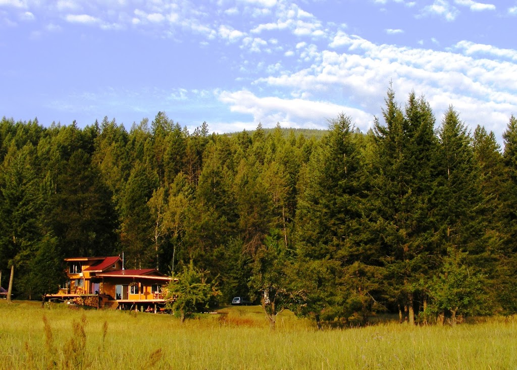 Renatas "Simply Delicious" Lodge | 18 Renata Rd, Renata, BC V1N 4V8, Canada | Phone: (250) 448-6272