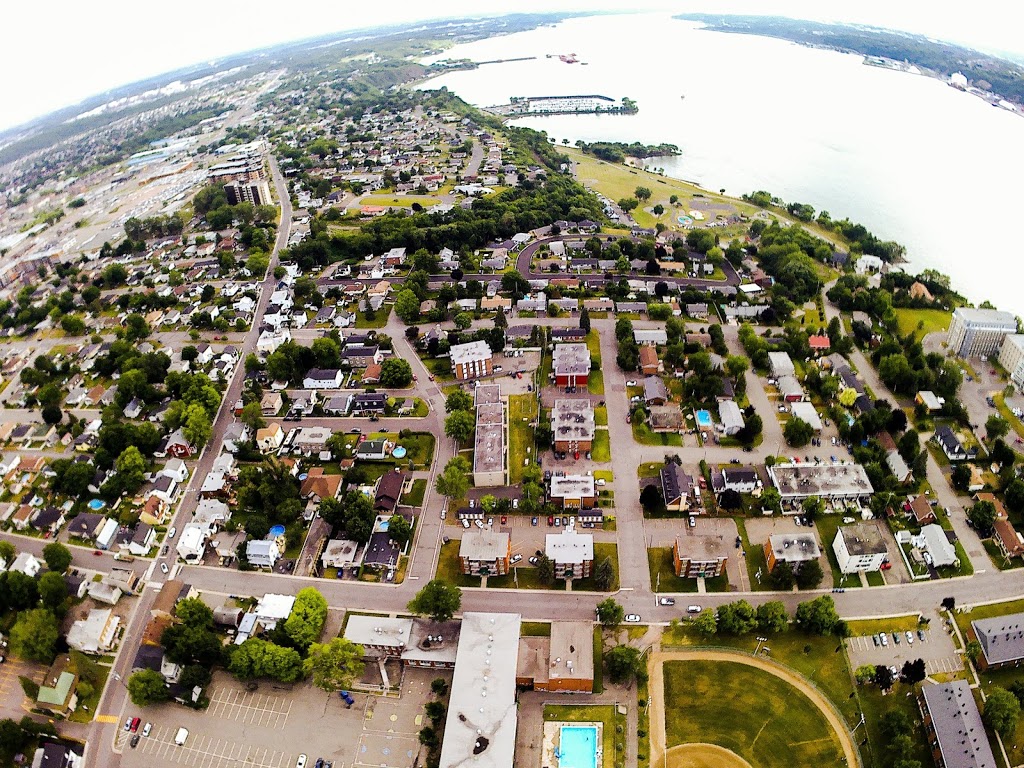 École Charles-Rodrigue | 5485 Rue Saint-Georges, Lévis, QC G6V 4M7, Canada | Phone: (418) 838-8571