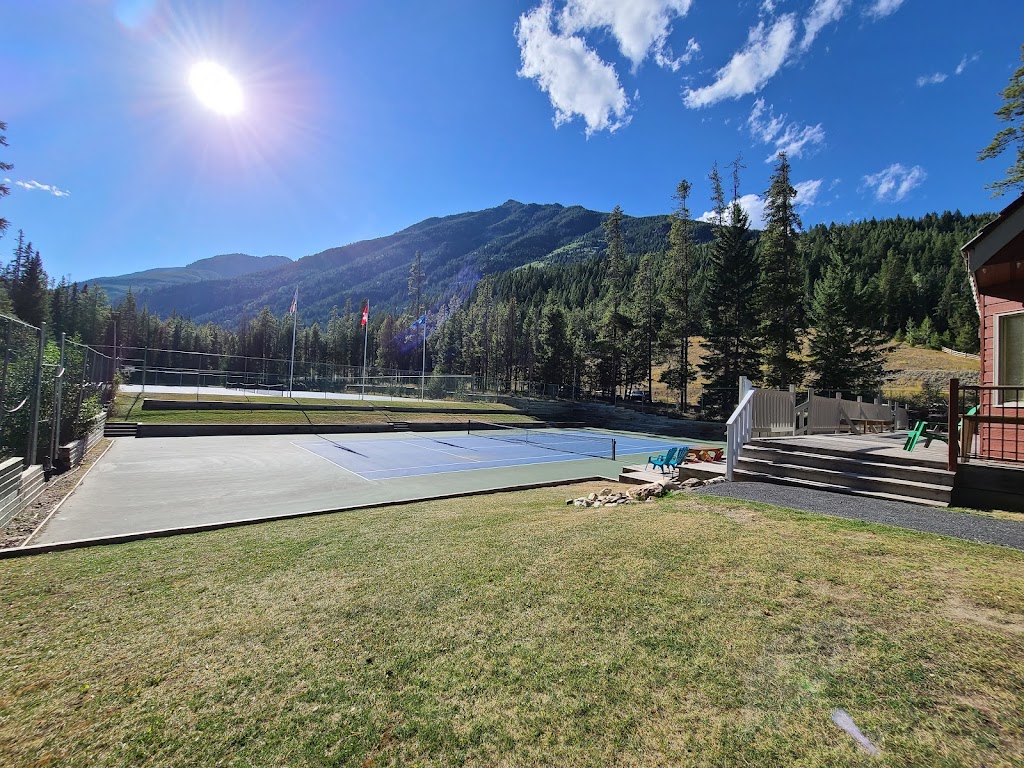Pine Inn | 2040 Summit Dr, Panorama, BC V0A 1T0, Canada | Phone: (250) 342-6941