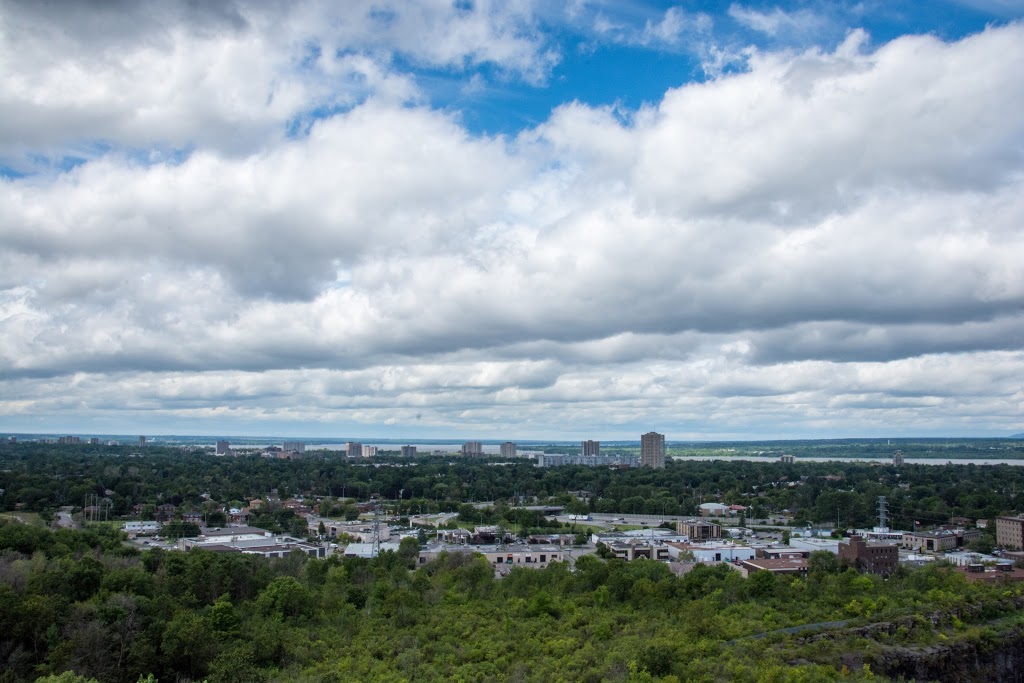 Castle Hill | 1000 Castle Hill Crescent, Ottawa, ON K2C 3L7, Canada | Phone: (613) 691-6524