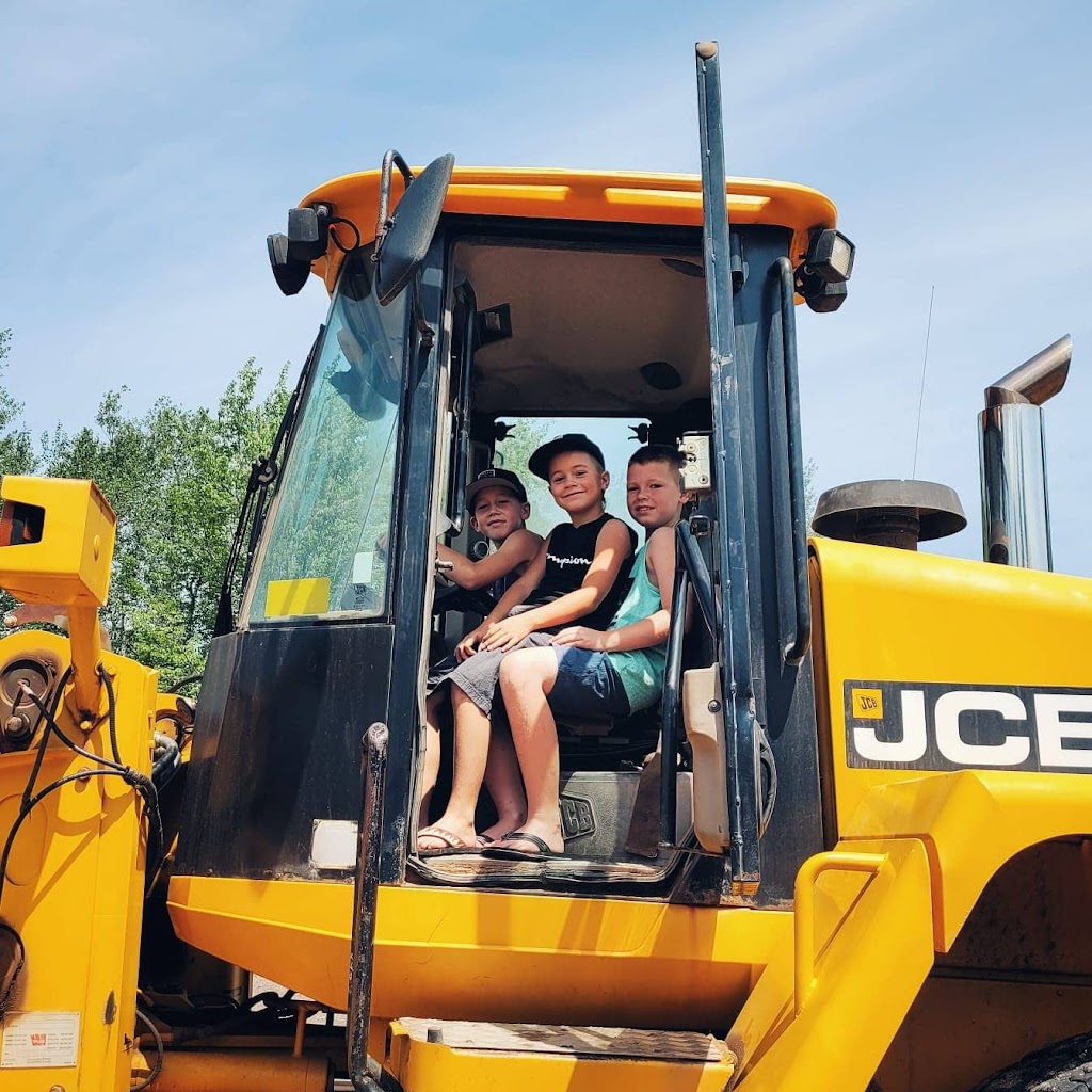 Carter Excavating Ltd | 80 Old Berry Mills Rd, Berry Mills, NB E1G 2P1, Canada | Phone: (506) 384-3242