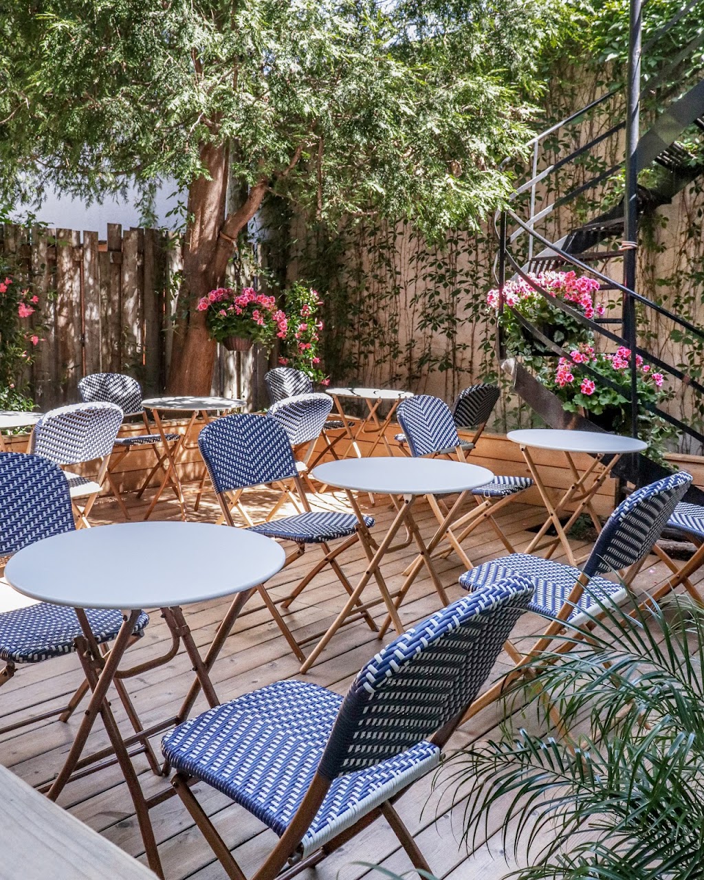 MAISON OFLORE | 511 Av. Duluth E, Montréal, QC H2L 1A8, Canada | Phone: (514) 750-5454