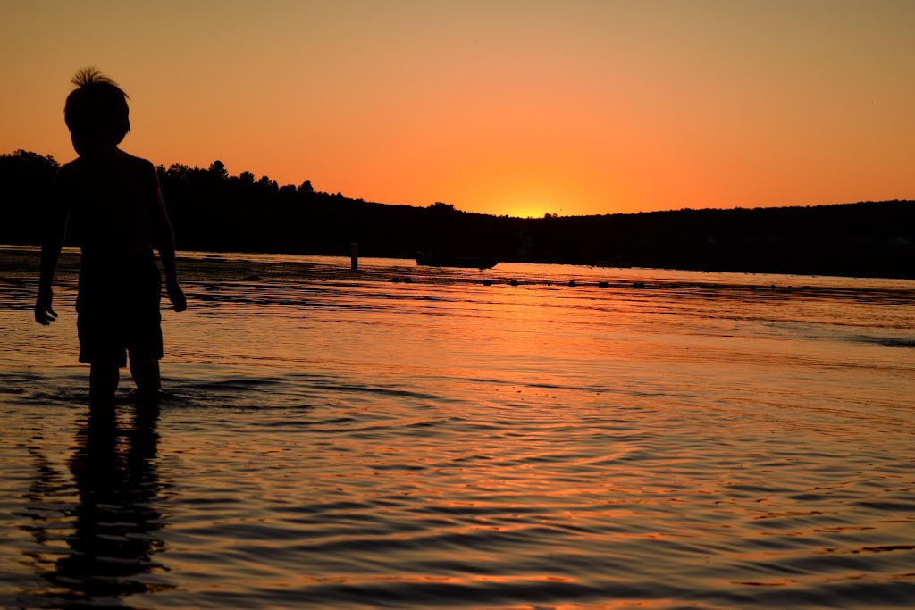 Plage municipale de Val-des-Sources | Val-des-Sources, QC J1T 3M7, Canada | Phone: (819) 879-7171