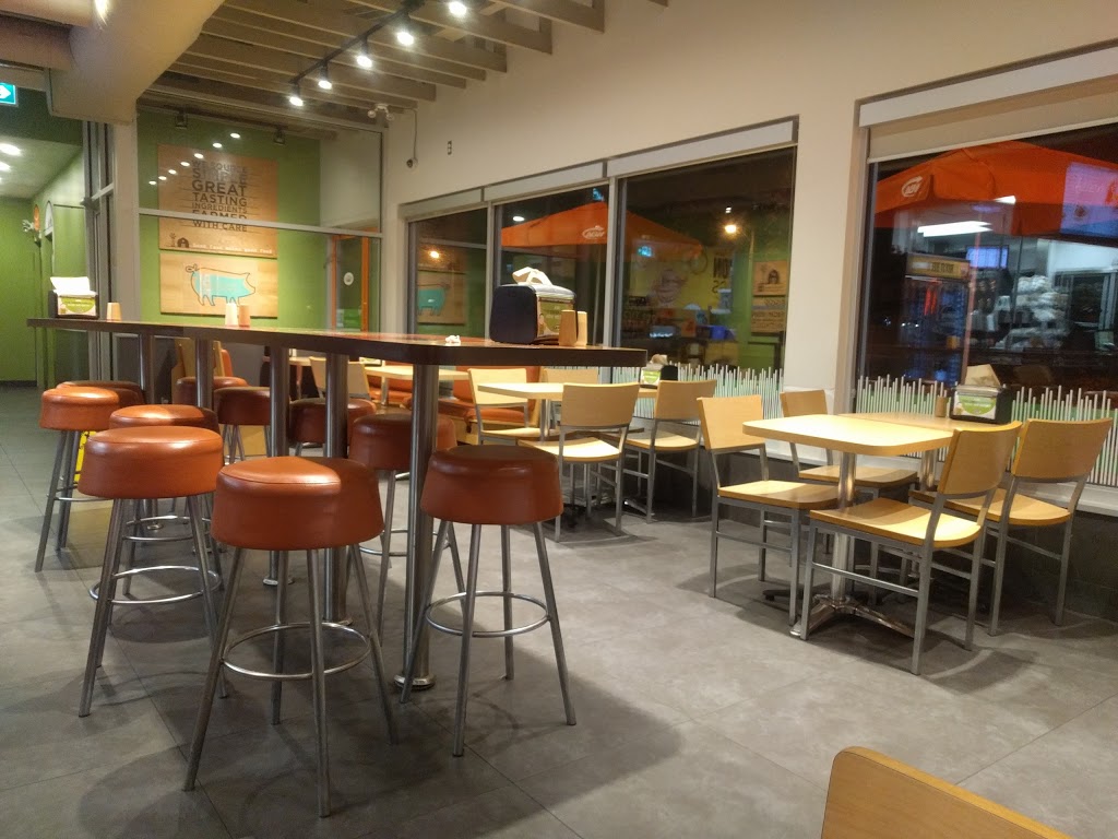 A&W Canada | 2870 Gibford Dr, Ottawa, ON K1V 2R4, Canada | Phone: (613) 738-3153