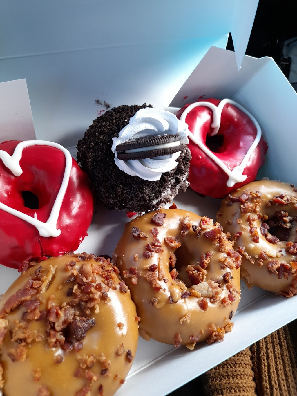 Mavericks Donuts, Stittsville | 1408 Stittsville Main St #1, Stittsville, ON K2S 1V7, Canada | Phone: (613) 831-7337