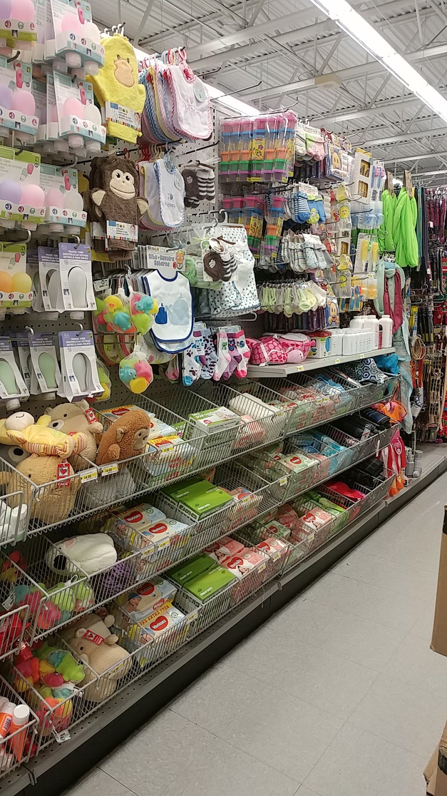 Dollarama | 1710 Boulevard des Laurentides, Laval, QC H7M 2Y4, Canada | Phone: (450) 967-7304