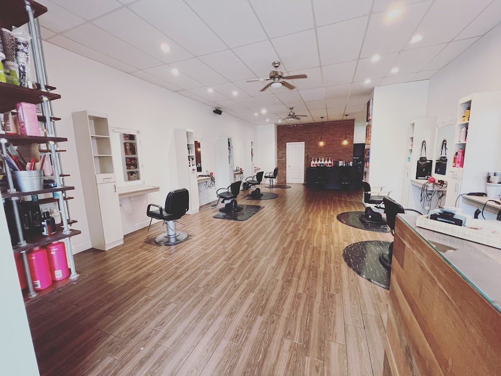 Coiffure Nova | 142 Rue Sacré Coeur E, Alma, QC G8B 1A5, Canada | Phone: (418) 480-3535