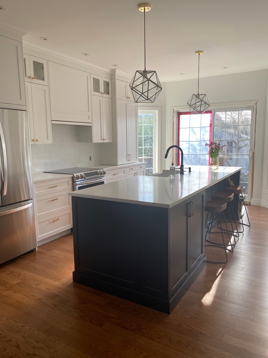 ENTREPÔT | Les Comptoirs Casa & Granite Inc. | 5673 Av. Royalmount, Mont-Royal, QC H4P 2P9, Canada | Phone: (514) 733-2272