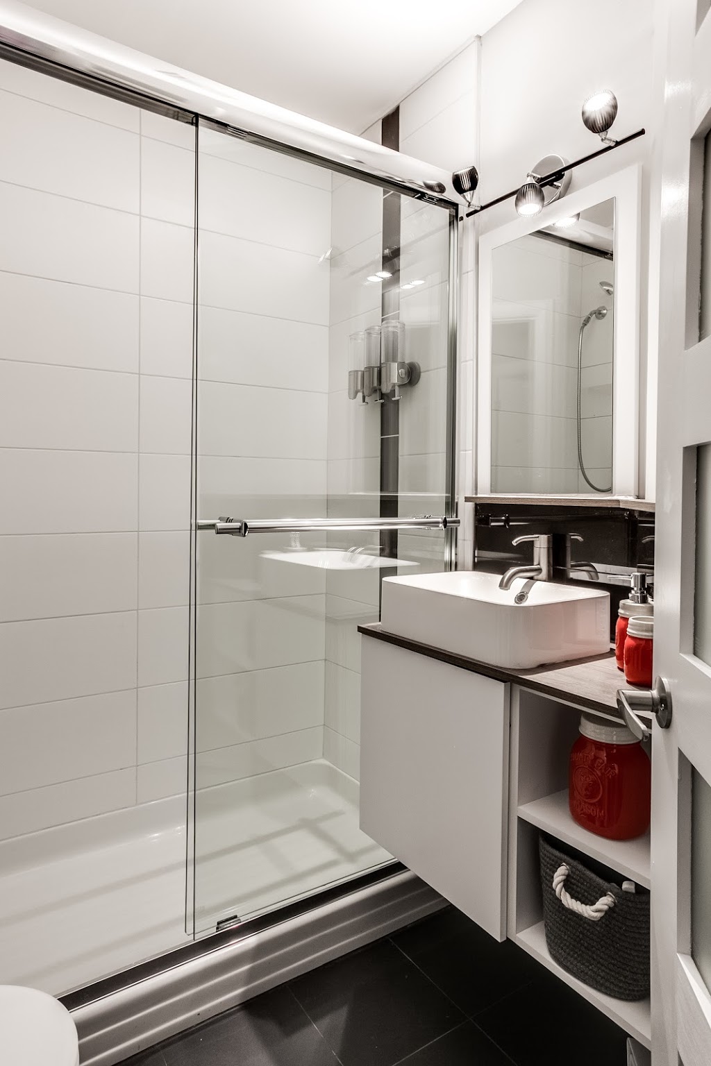 Le Villageois Condos Mont-Tremblant | 123-2173 Chemin au Pied de la Montagne, Mont-Tremblant, QC J8E 3M2, Canada | Phone: (514) 437-4000