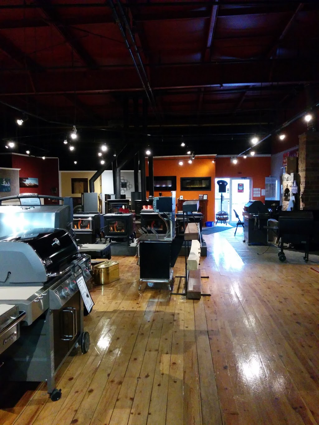 Friendly Fires Fireplaces & BBQs Kingston | 271 Dalton Ave, Kingston, ON K7K 6Z1, Canada | Phone: (613) 544-5575