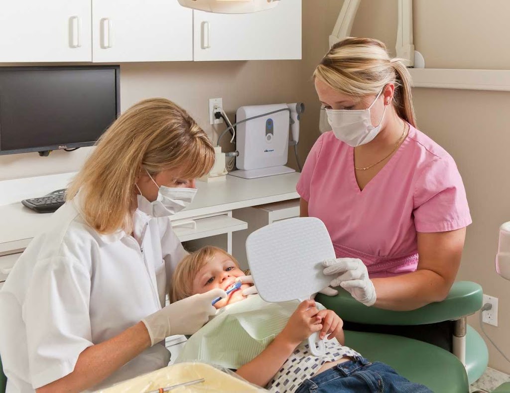 Maple Mews Dental Office | 1235 Fairview St, Burlington, ON L7S 2K9, Canada | Phone: (905) 632-2442