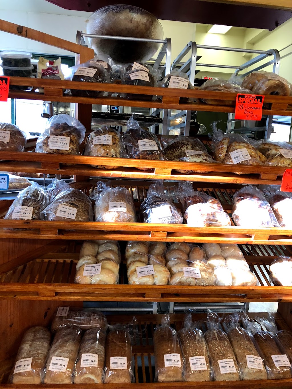 Fergies Bakery and Convenience | 1001 Cougar Creek Dr, Canmore, AB T1W 1E1, Canada | Phone: (403) 678-9565