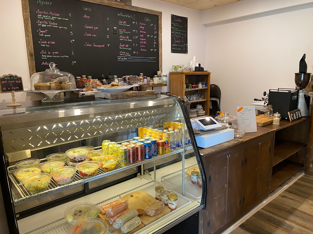 La Station de Recharge | 1595 chemin des Pins, Sainte-Lucie-des-Laurentides, QC J0T 2J0, Canada | Phone: (514) 381-2469