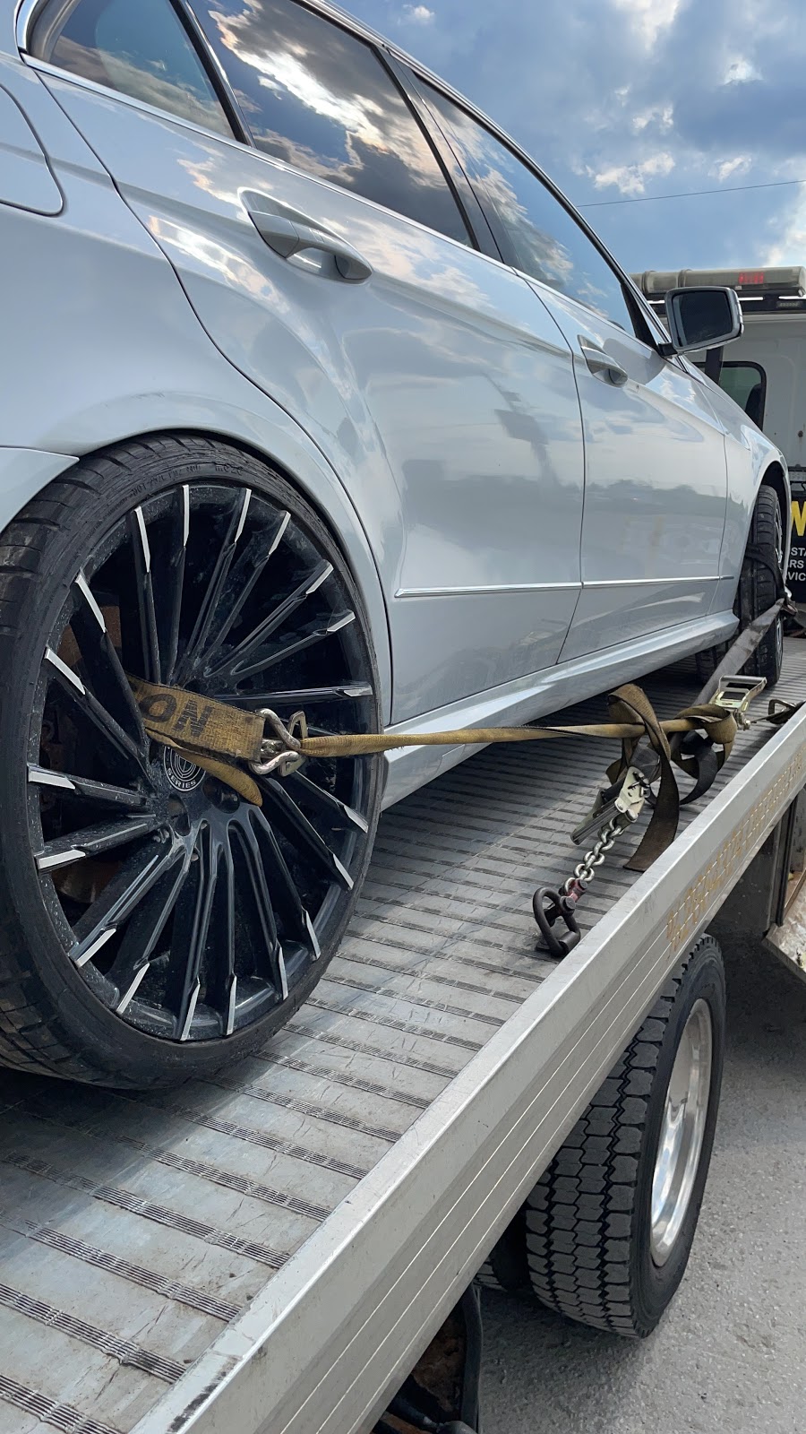 YMM Roadside Services INC. | 5711 Margarita Crescent, Mississauga, ON L5M 6Y7, Canada | Phone: (647) 285-9092