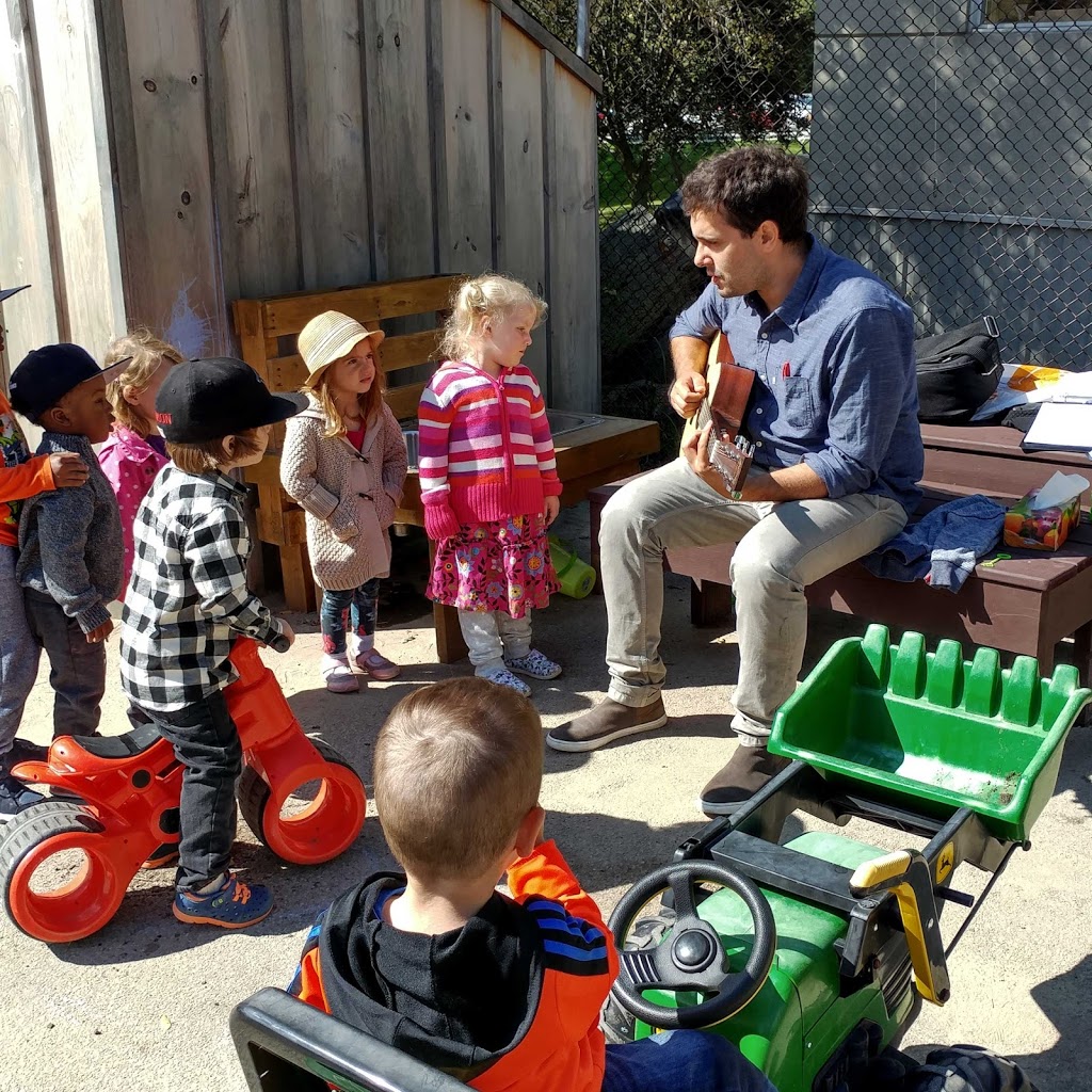 Waterdown Montessori School | 1921 Snake Rd, Burlington, ON L7P 4Y2, Canada | Phone: (905) 689-2171
