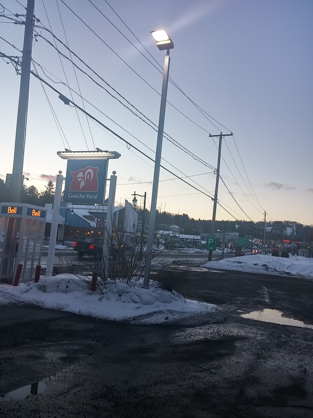 Couche-Tard | 955 Boulevard de Sainte-Adèle, Sainte-Adèle, QC J8B 2N4, Canada | Phone: (450) 229-4746
