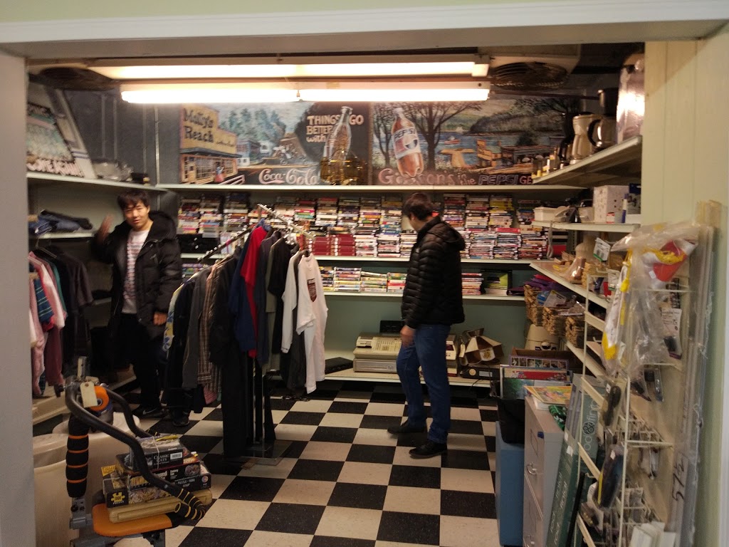Hidden Treasure Used Books | 292 Gower Point Rd, Gibsons, BC V0N 1V0, Canada | Phone: (604) 886-7129