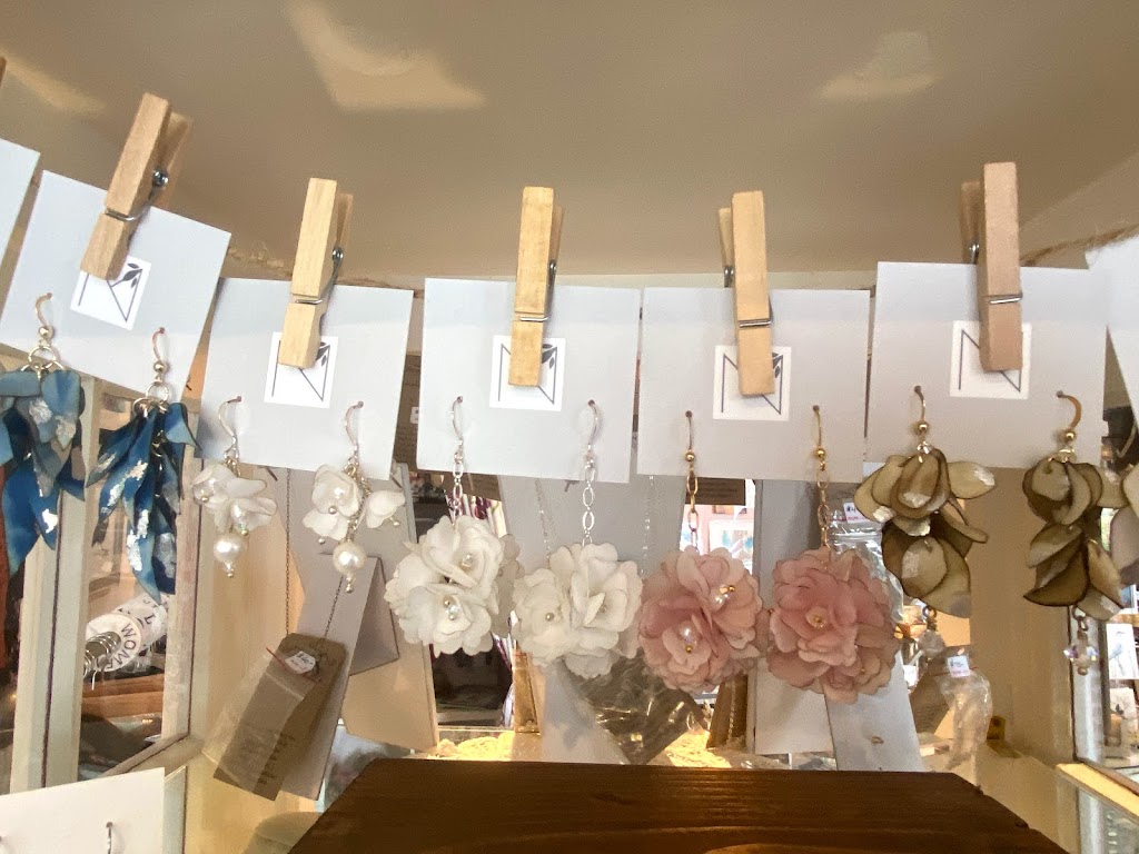 Neck of the Woods General Store | 28 Roberts St, Ladysmith, BC V9G 1A1, Canada | Phone: (250) 924-1282