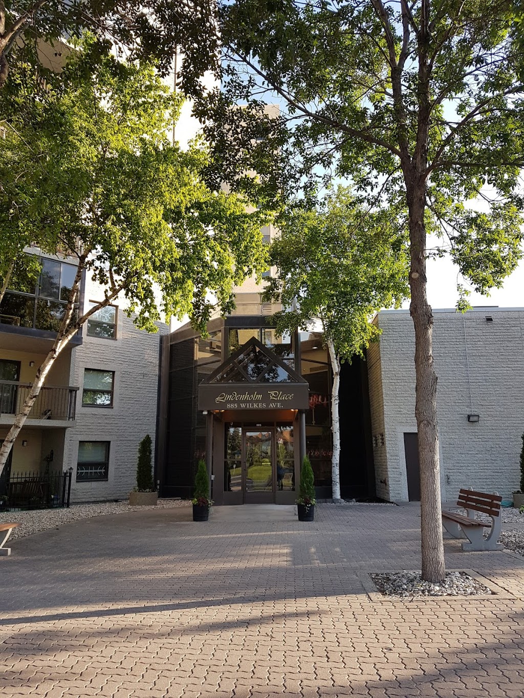 Lindenholm Place | 885 Wilkes Ave, Winnipeg, MB R3P 1B8, Canada | Phone: (204) 918-0712