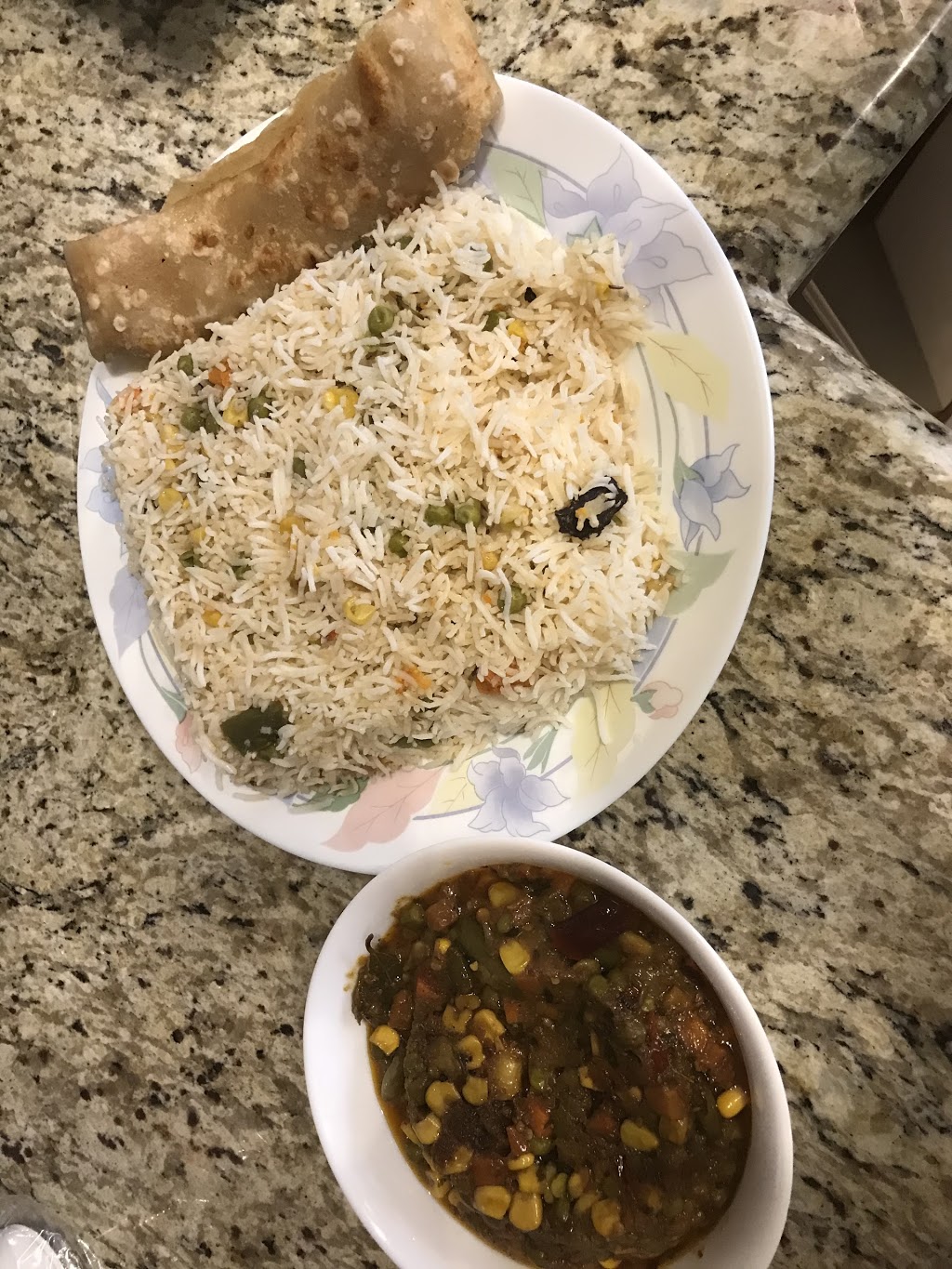 Zeerah Takeout | 3050 Artesian Dr #16, Mississauga, ON L5M 7P5, Canada | Phone: (905) 569-7916