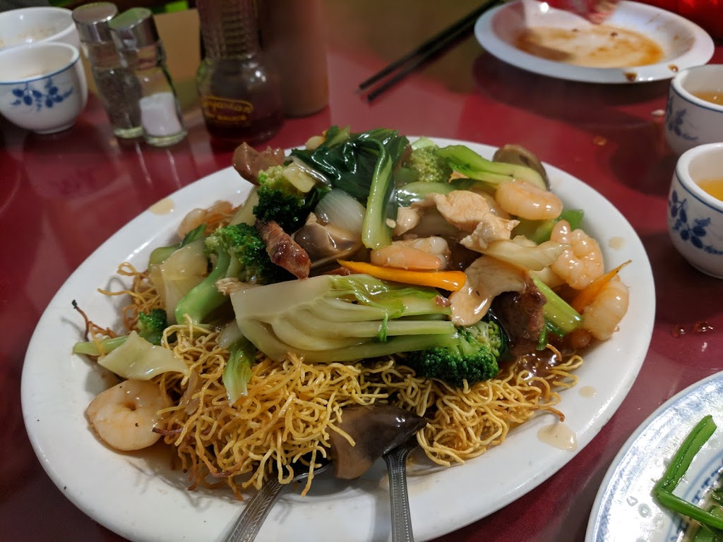 Yimin Dim Sum House | 662 Somerset St W, Ottawa, ON K1R 5K4, Canada | Phone: (613) 238-8828