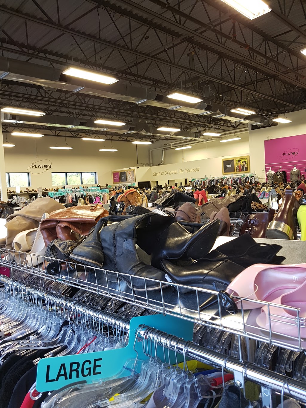 Platos Closet | 2225 Dundas St E, Mississauga, ON L4X 1L9, Canada | Phone: (905) 282-9969