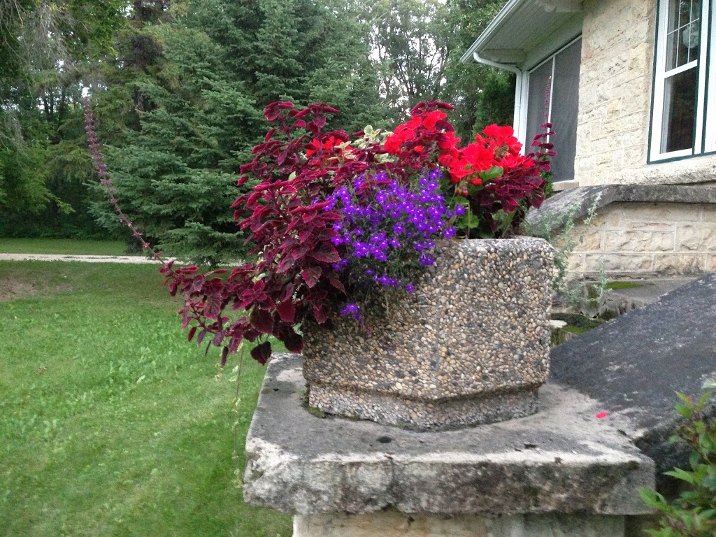 GardenGurlz | 75105 Summit Rd, Stonewall, MB R0C 2Z0, Canada | Phone: (204) 299-5957
