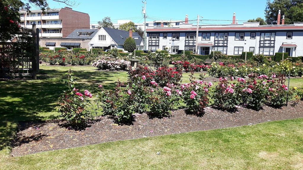 Windsor Park field | 2451 Windsor Rd, Victoria, BC V8S 5H3, Canada | Phone: (250) 592-7275