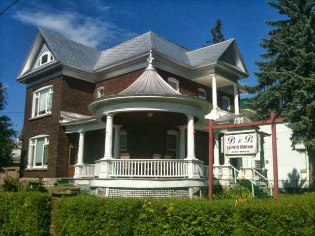 Le petit château Montebello | 515 Rue Notre Dame, Montebello, QC J0V 1L0, Canada | Phone: (613) 324-6684