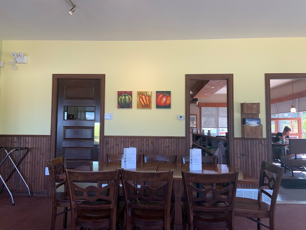 Restaurant LHorizon | 775 Rue St Laurent, Saint-Siméon, QC G0T 1X0, Canada | Phone: (418) 471-0606