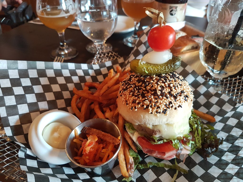 Restaurant la Cornemuse | 1817 Route Dublin, Inverness, QC G0S 1K0, Canada | Phone: (418) 453-7474